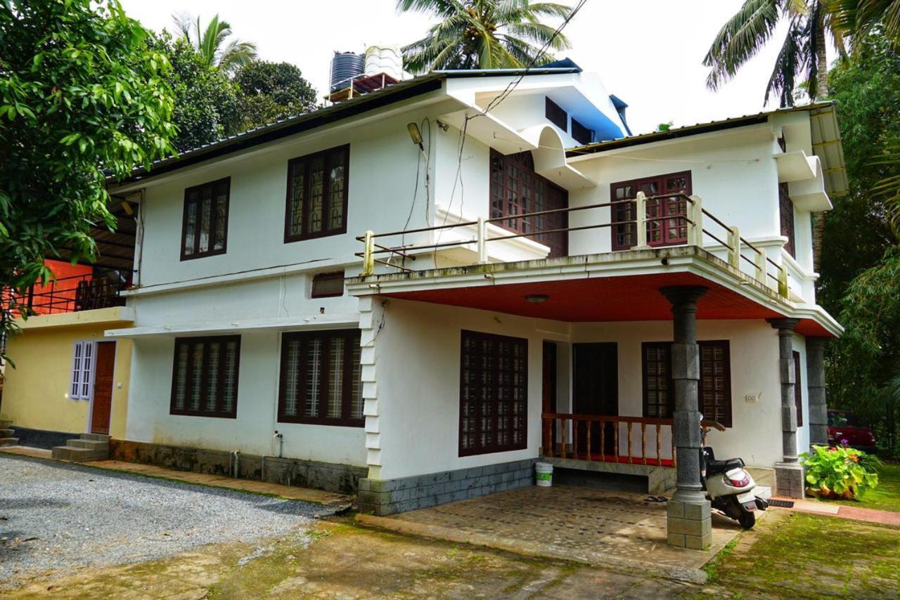 The Wayanad Club Hotel Sultan Bathery Exterior photo