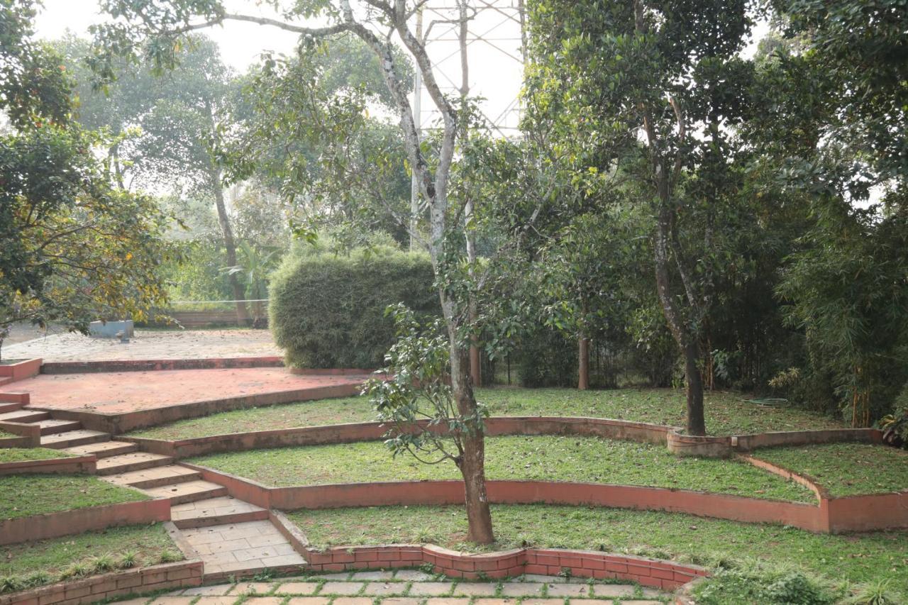The Wayanad Club Hotel Sultan Bathery Exterior photo